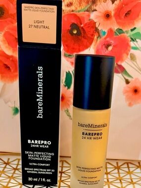NIB BareMinerals BarePro Matte Liquid Foundation SPF 20 24HR in 27 Light Neutral